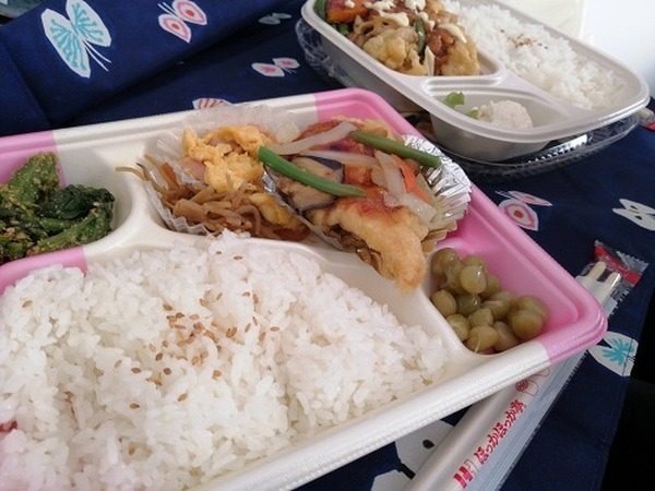お弁当2つ1040円です