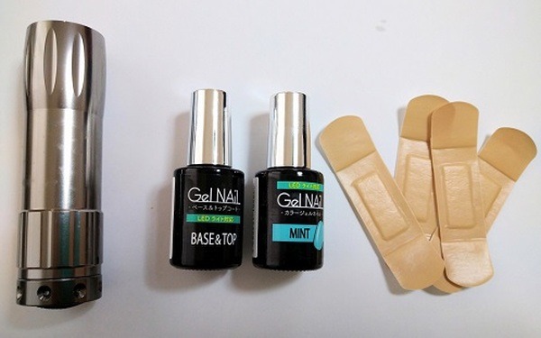 手持ちのUVライト