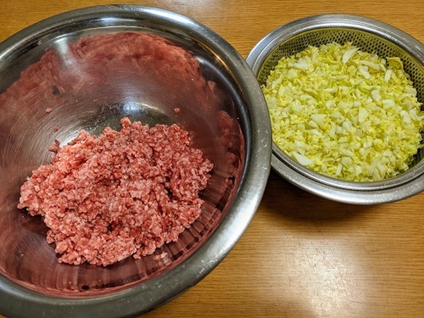 キャベツ入りハンバーグ