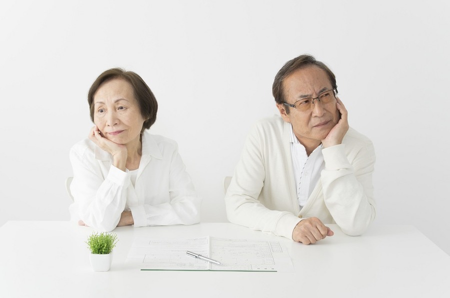ちょっと待って、その熟年離婚　夫婦共倒れの危険性も