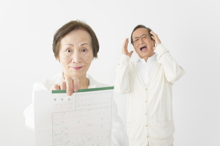 ちょっと待って、その熟年離婚　夫婦共倒れの危険性も
