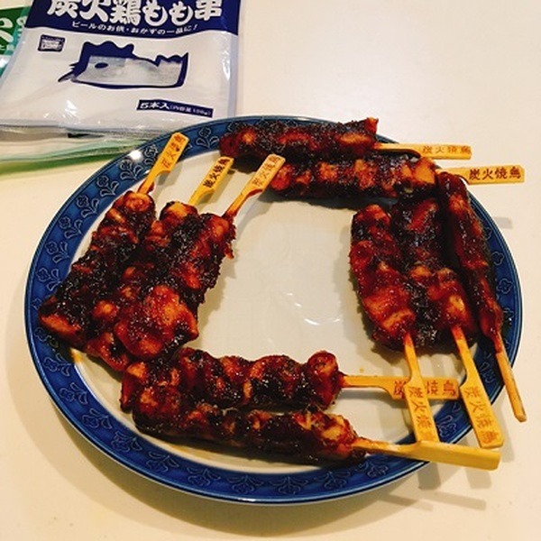 炭火鶏もも串、炭火鶏皮串の中身