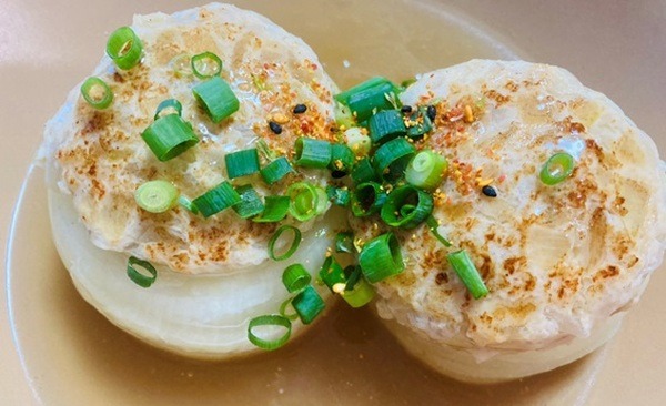 しっとりジューシー「丸ごと玉ねぎの肉詰め」