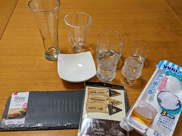 ダイソーとセリアで見つけたグラスやお皿でいい感じ