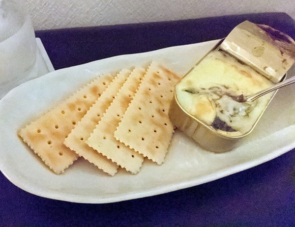 オイルサーディンとチーズのグリルも作っちゃうわよ