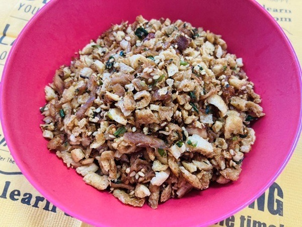 やみつき必至の甘辛味「カリカリ油揚げとツナのふりかけ」