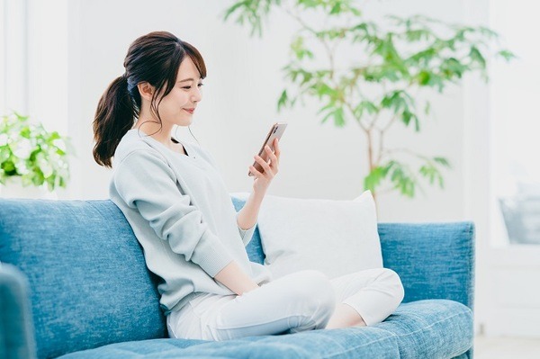ウエブかはがきで申請できる