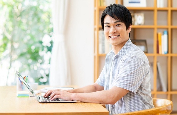 クラウドソーシングサイトで副業しよう