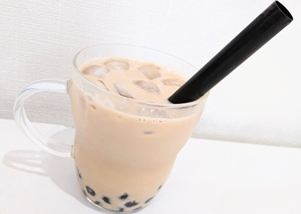 お店のようなタピオカミルクティーのできあがり