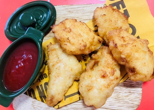 ビールのお供に「ガーリックナゲット チリソース添え」