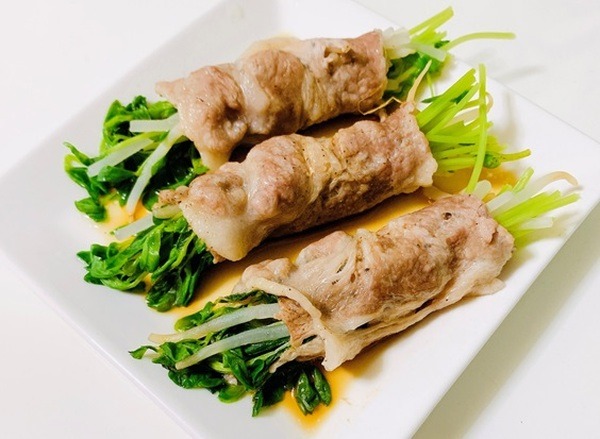 豆苗ともやしの豚肉巻き