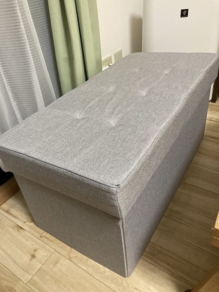 室内に取り込んで収納できる長椅子に保管