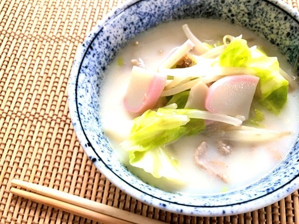 もやしたっぷりチャンポン風スープ