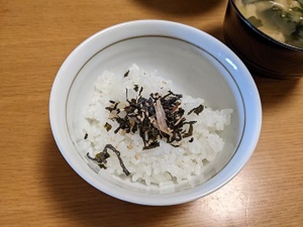緑茶の茶ガラを再利用「緑茶ふりかけ」