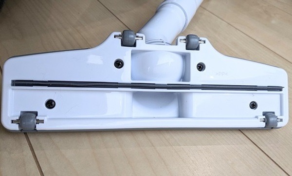 マキタの掃除機ヘッドの裏側