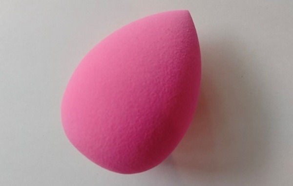しずく型のパフが使いやすい