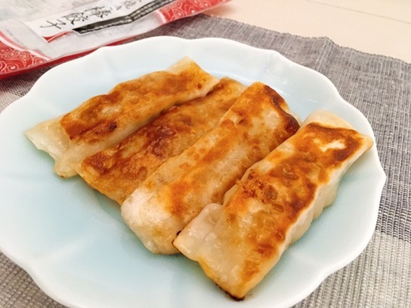 おいしそうに焼きあがった業スの棒餃子