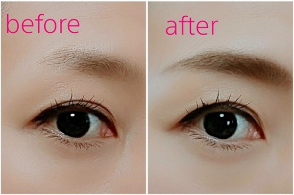 眉マスカラは生えている方向とは逆向きにする