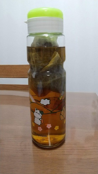 オーケーのアイスコーヒー粉で水出しアイスコーヒーを抽出
