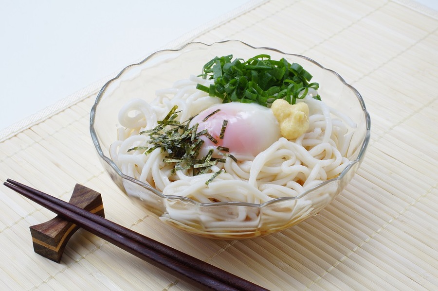 温玉のせ冷やしうどん