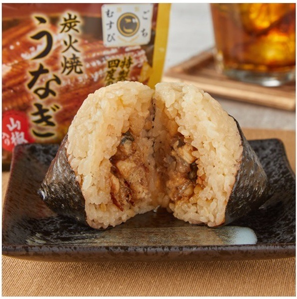 コンビニでうなぎにもおどろくしワンハンドってなにって思うわ