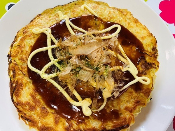 「そうめん入りお好み焼き」はモチモチ触感