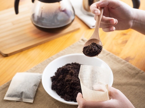 コーヒーの出がらしで消臭