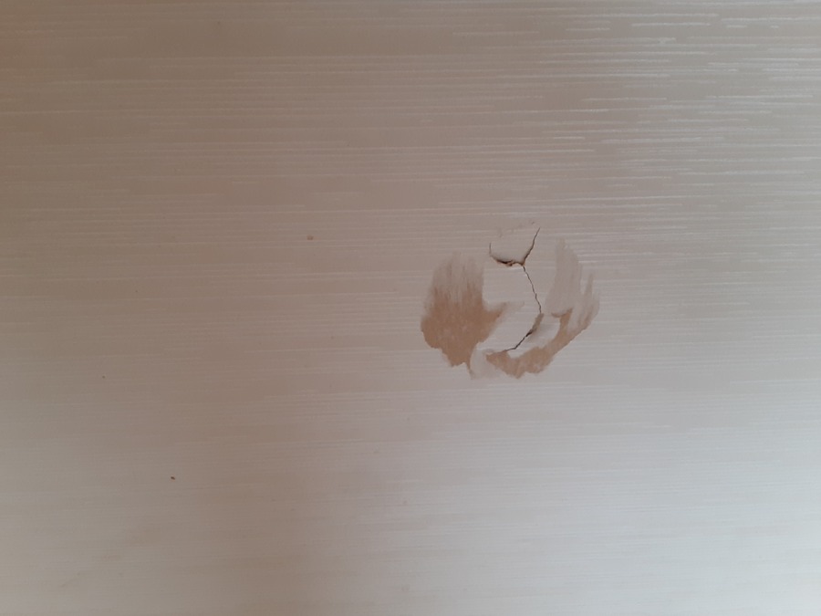 ふすまの穴