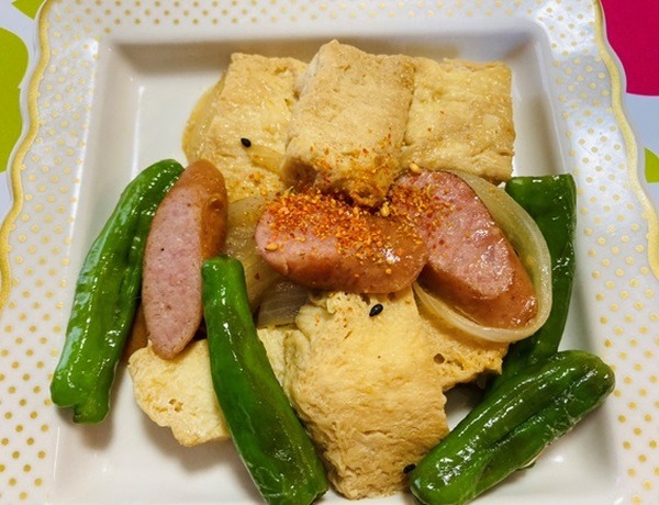 冷凍豆腐とししとうのオイスター炒め