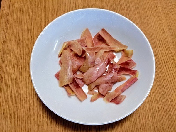 リンゴの皮のコンポート