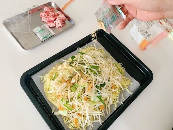 ソースをかける