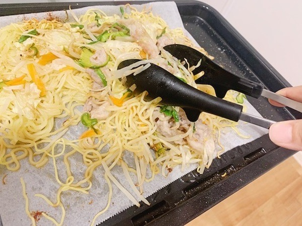 トングでよく混ぜ合わせたら完成