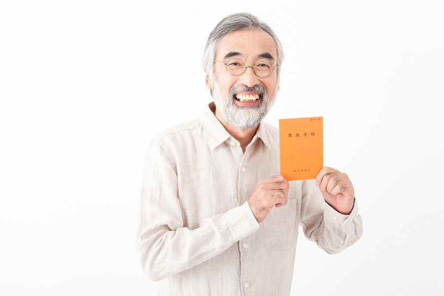 「老齢厚生年金」と「失業保険（基本手当）」は給付調整があります