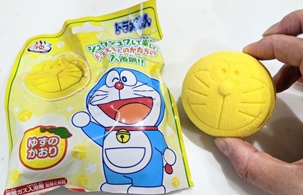 100均のドラえもんのバスボール