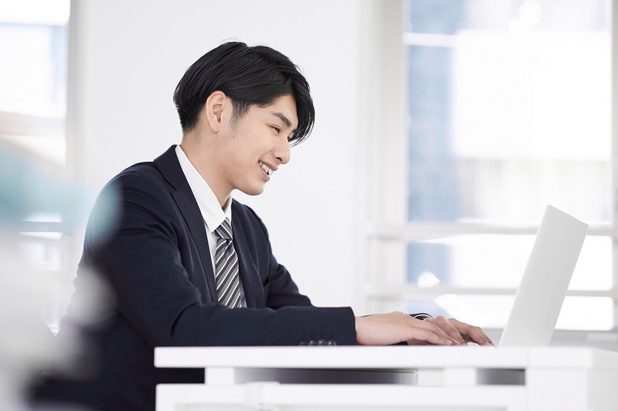 楽天ゴールドカードの審査は一般的な正社員なら通りやすい