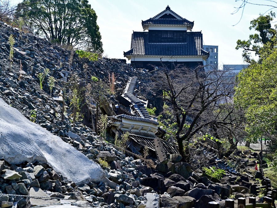 大地震後の熊本城の様子
