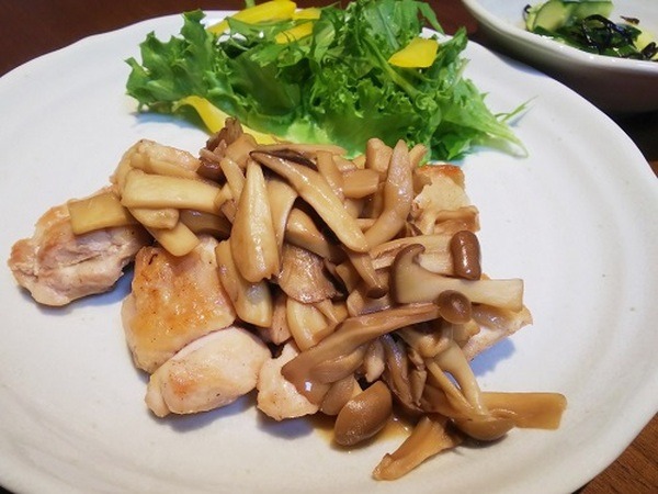 鶏もも肉のソテー　きのこポン酢ソース