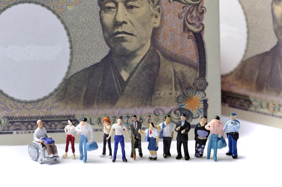 株安とマイナス金利で年金の積立金が減少すると何が待っているのか？