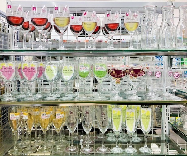 ダイソーのワイングラス売り場