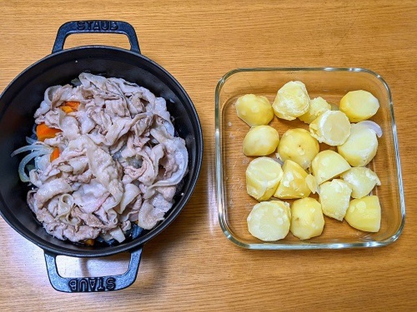カレーと用と肉じゃが用で分けます