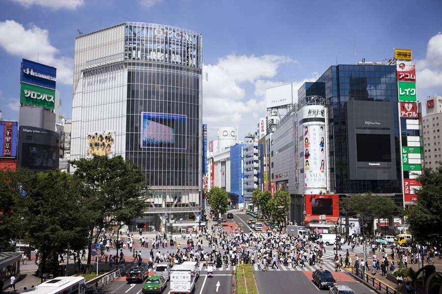 保険業界が「同性パートナー」に門戸を開いた