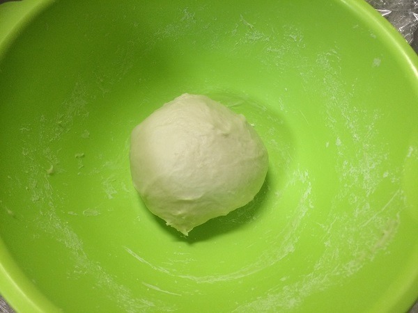 ピザは家で作るもの　3人家族1食712円でピザパーティしよう