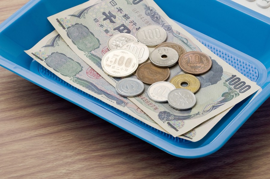 「スーパーホワイト」の人がクレジットカードを作るには？