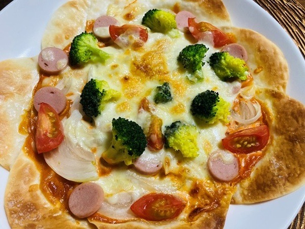 餃子の皮deフラワーピザ