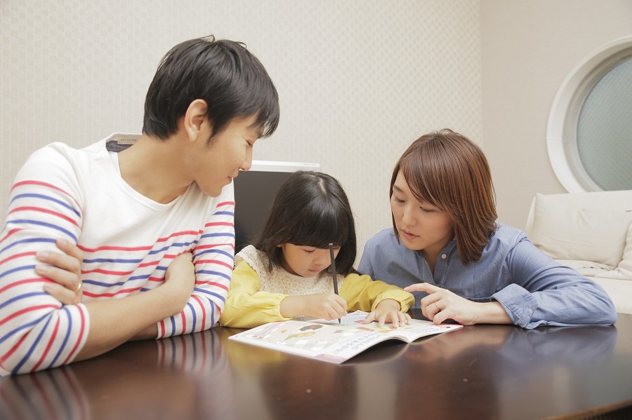 共働きパパ&ママが備えておくべき「小1の壁」　宿題の壁はこう乗り切った