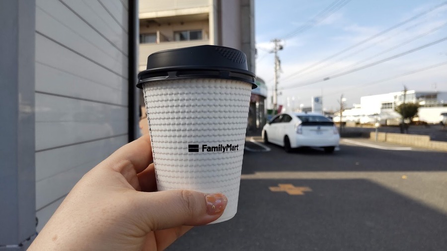 ファミリーマートのブレンドコーヒーSサイズをもらいました