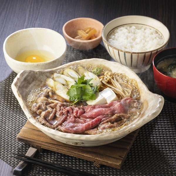 「大戸屋特製国産牛のすき鍋定食」が、期間限定で販売