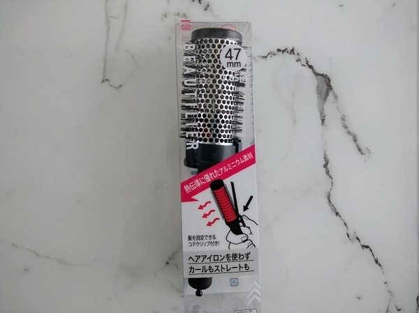 ダイソー330円クリップ熱伝導ヘアブラシ