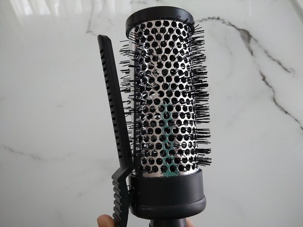 ダイソー330円クリップ熱伝導ヘアブラシ47mm