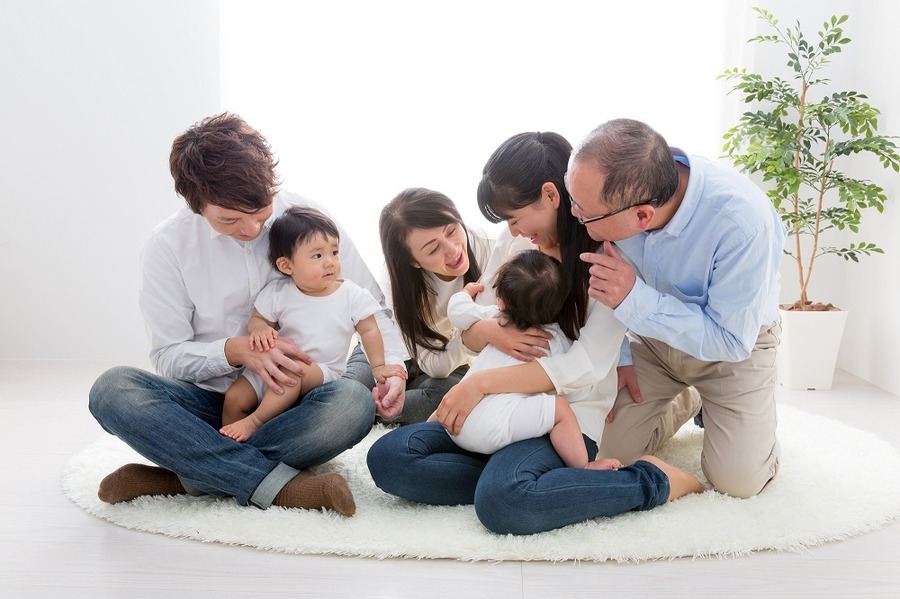 今年の春は不妊治療に役立つ「税制」、「助成金」、「保険」の改正に注目です